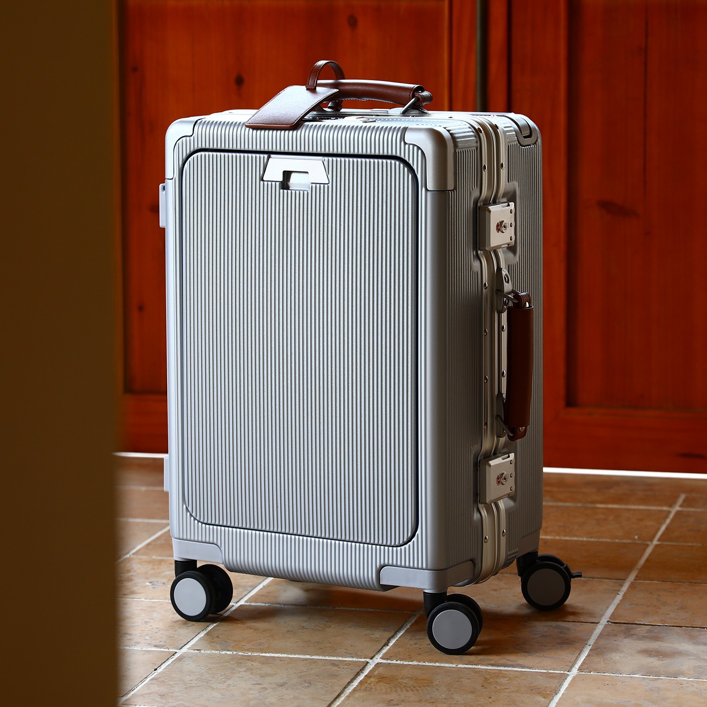 Aluminum Frame Carry On Luggage - Walizka na kółkach o dużej pojemności,