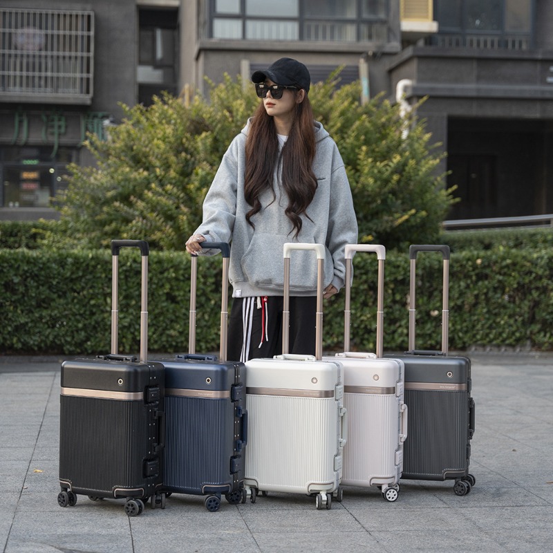 Walizka podróżna na kółkach 20 – Aluminum Frame Carry On Luggage recenzja i cena