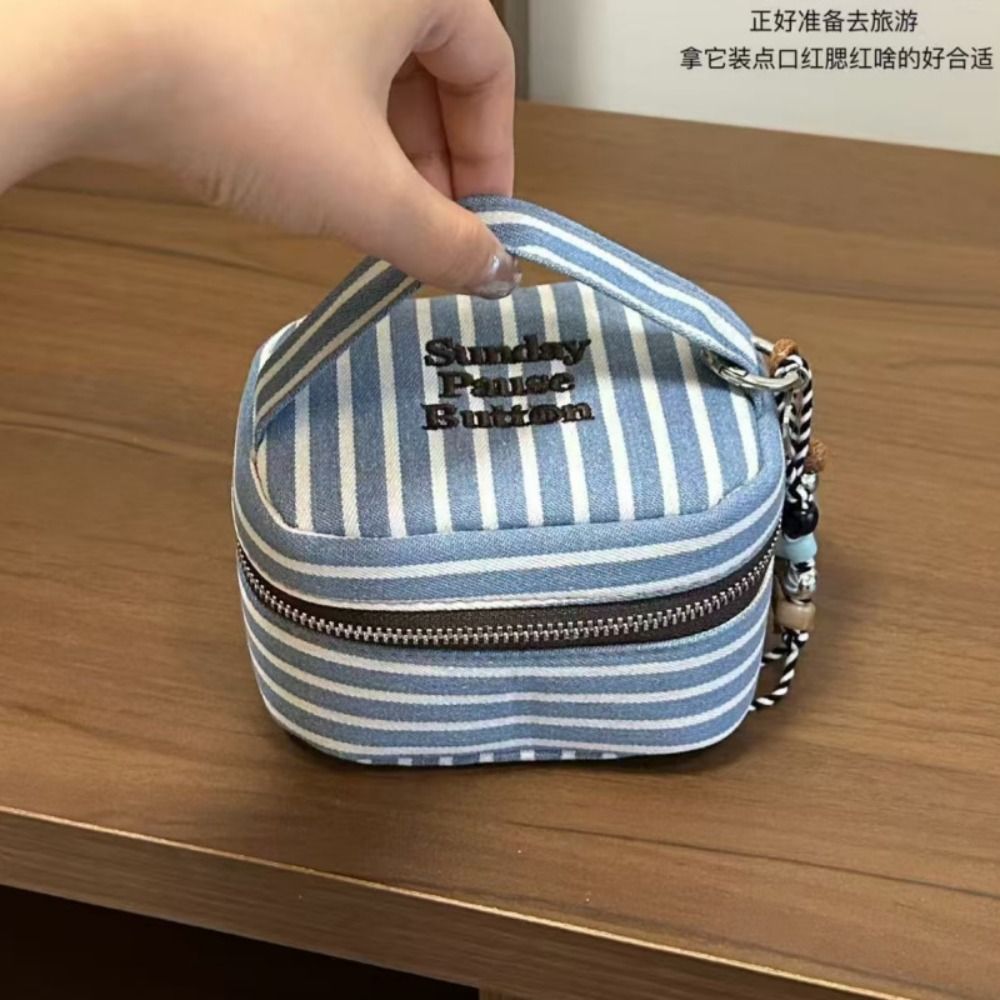 Przenośne, kwadratowe pudełko  – Cosmetic Bags recenzja i cena